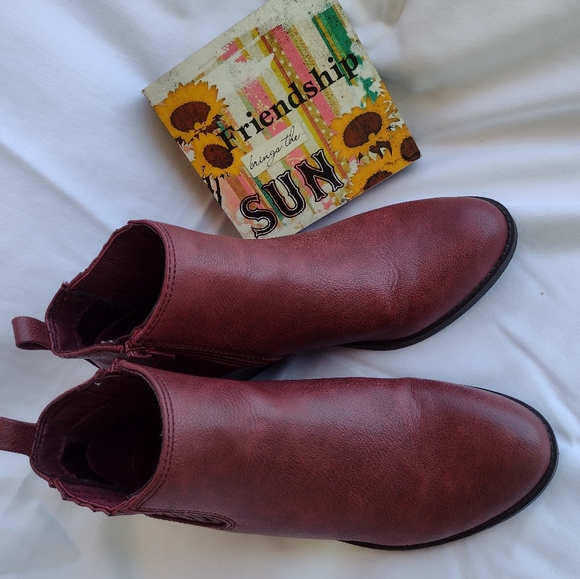 BRAND NEW KIM ROGERS SIZE 61/2 - Picture 1 of 4